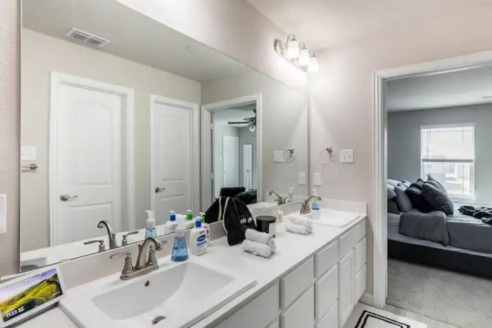 Photo of Bathroom in Mesquite