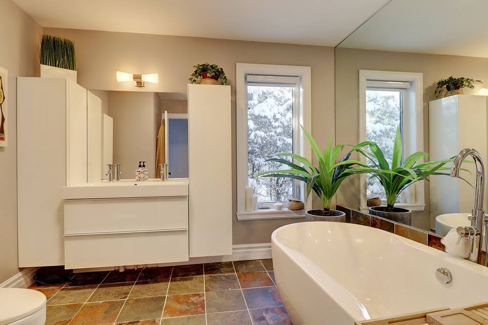 Photo of Bathroom in Dunham