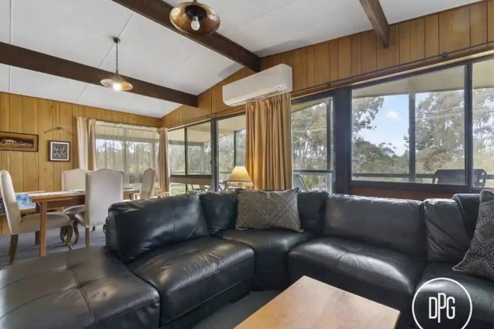 Photo of Livingroom in Goughs Bay