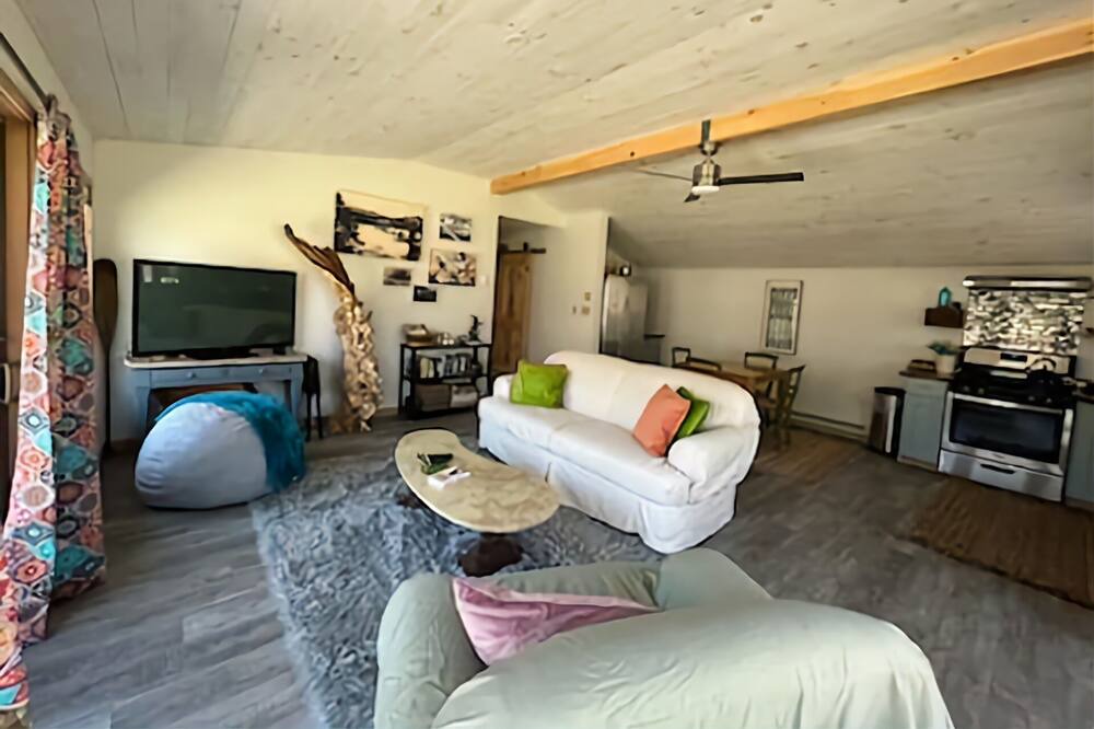 Photo of Livingroom in Roscoe