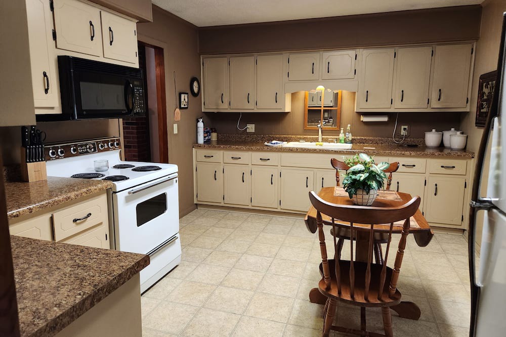 Photo of Kitchen in Dunklin County