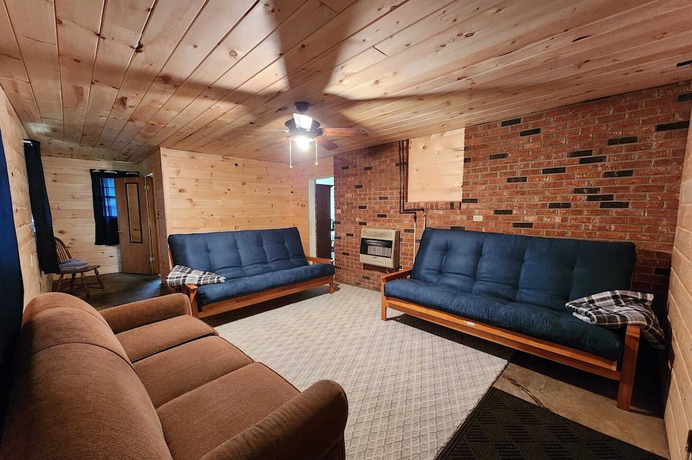 Photo of Livingroom in Dunklin County