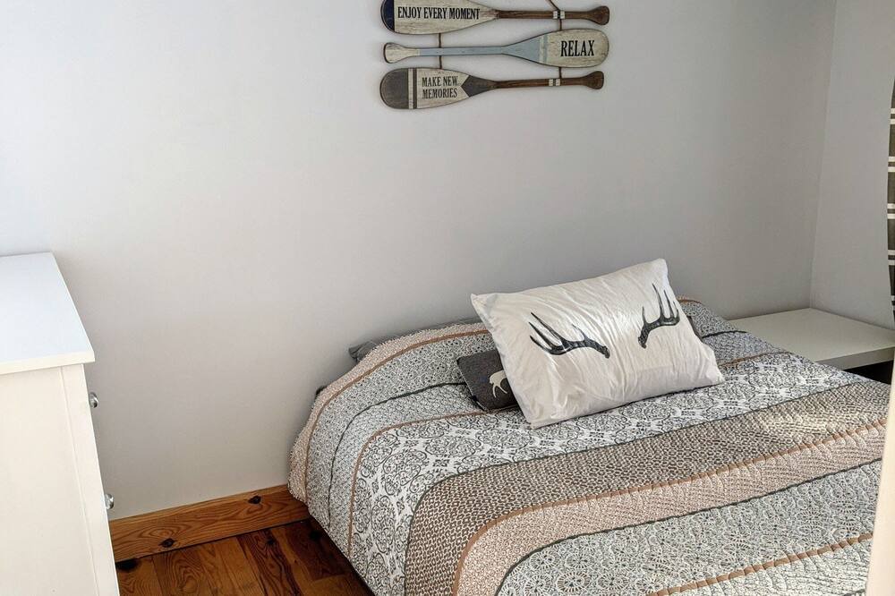 Photo of Bedroom in Val-des-Monts