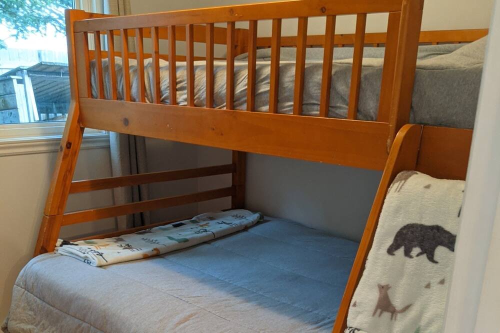 Photo of Bedroom in Val-des-Monts