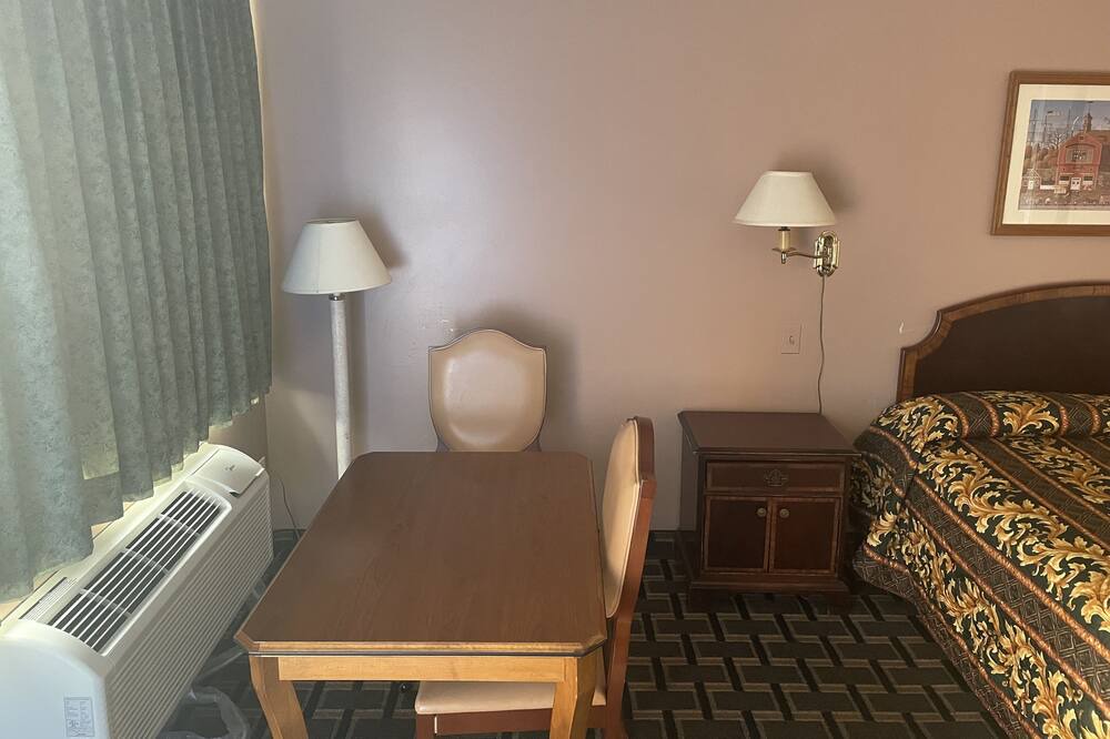 Photo of Bedroom in New Baltimore