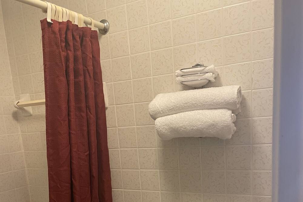 Photo of Bathroom in New Baltimore