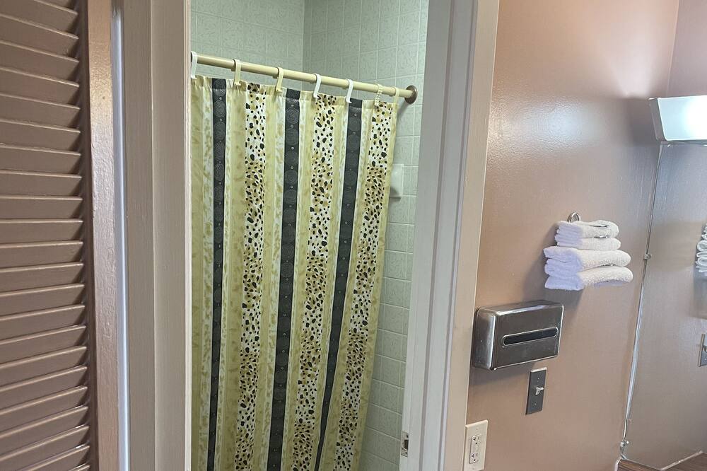 Photo of Bathroom in New Baltimore