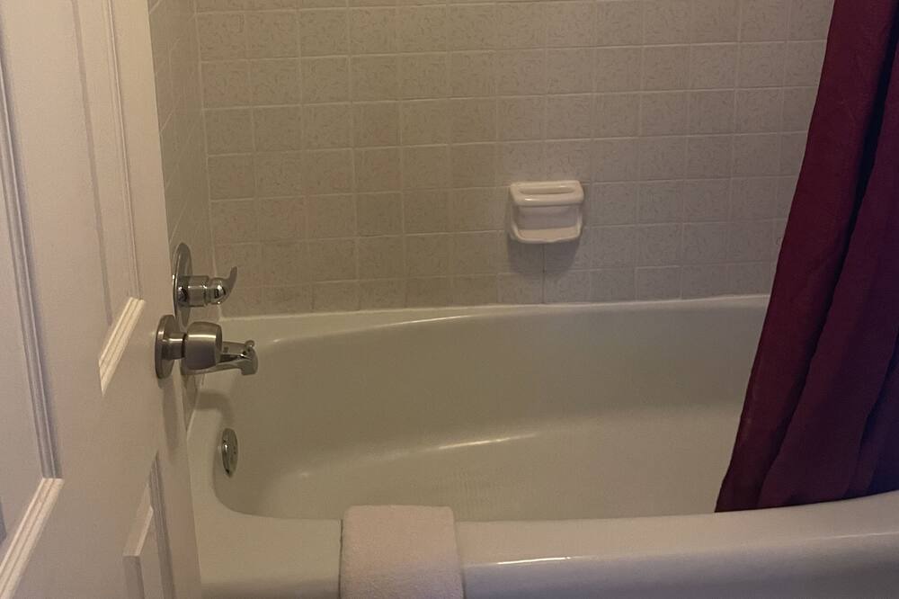 Photo of Bathroom in New Baltimore