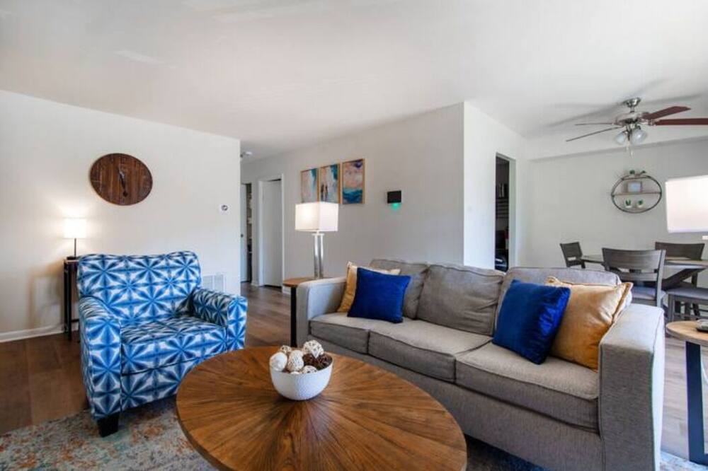 Photo of Livingroom in Odenton