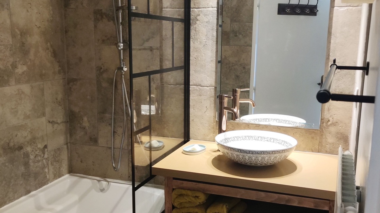 Photo of Bathroom in Lemasson