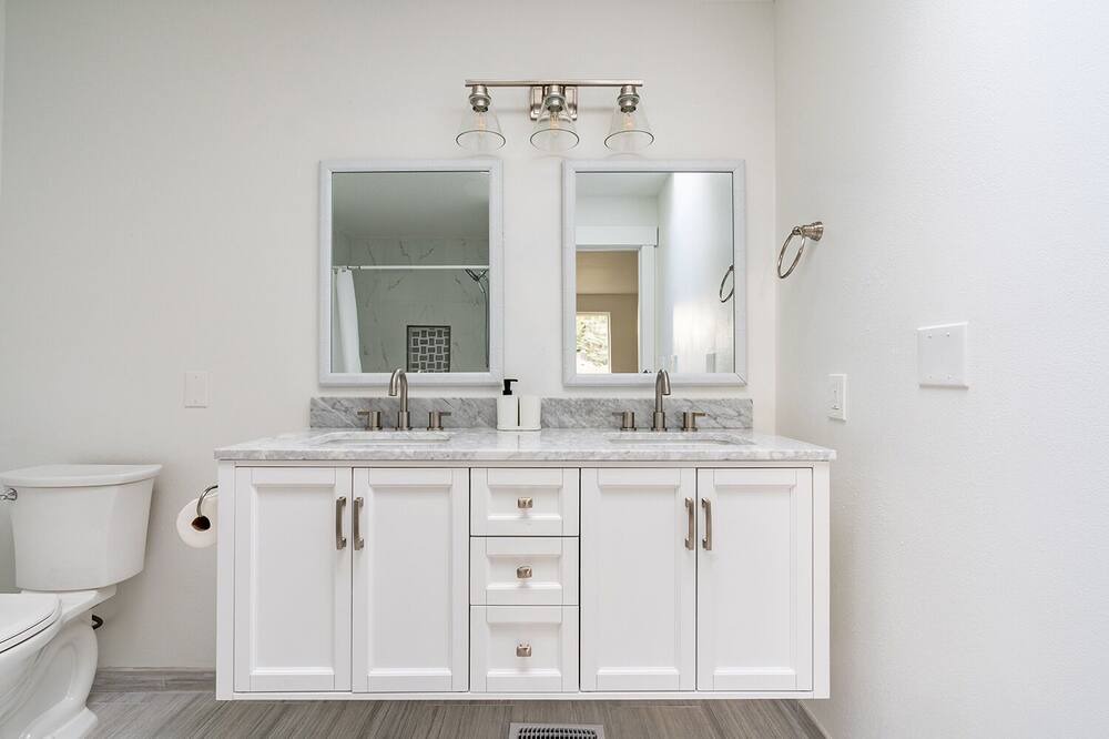 Photo of Bathroom in Haller Lake