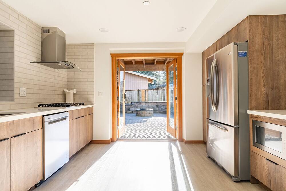 Photo of Kitchen in Haller Lake