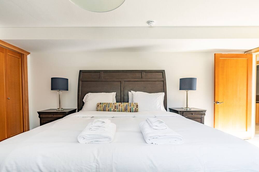 Photo of Bedroom in Haller Lake