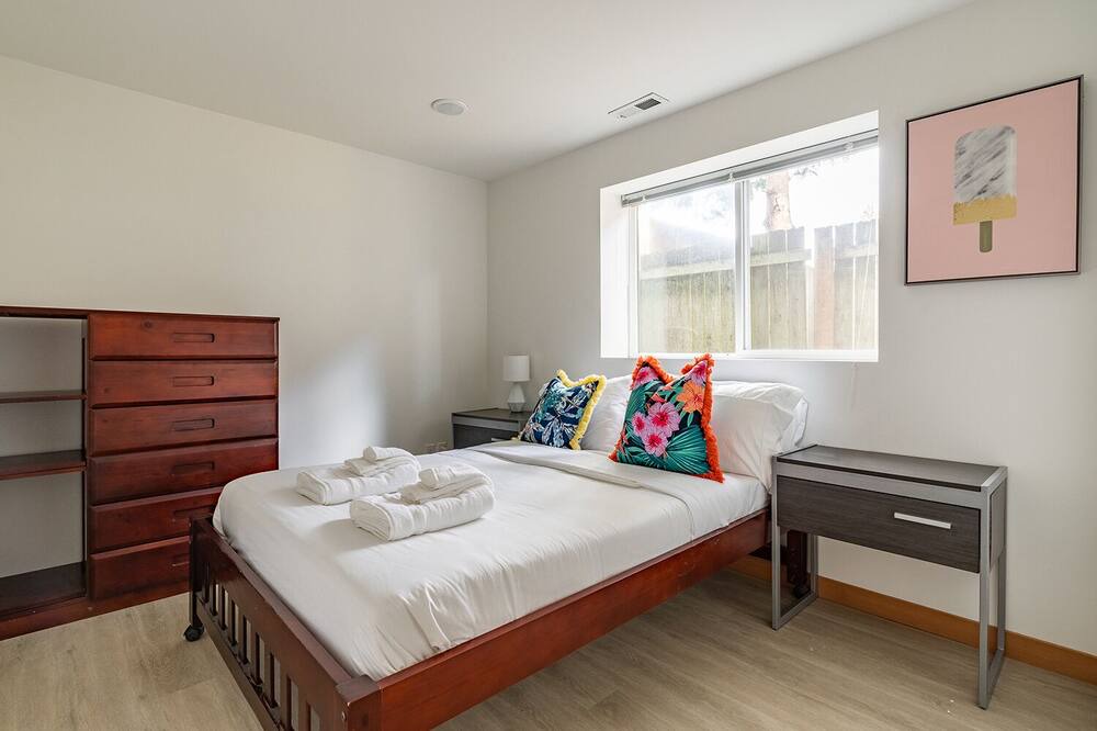 Photo of Bedroom in Haller Lake