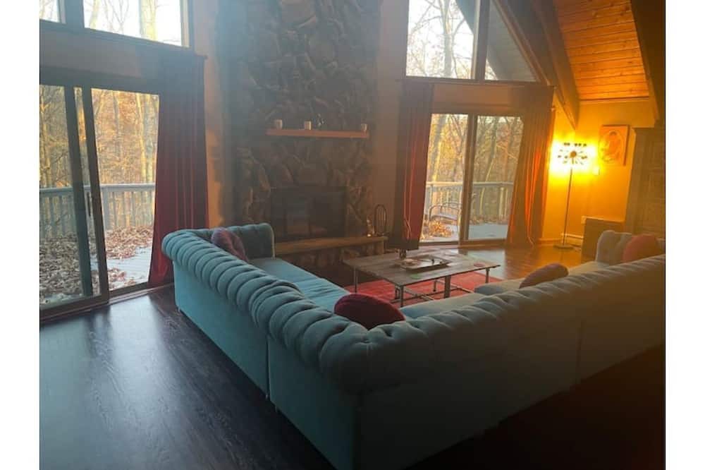 Photo of Livingroom in Fishkill