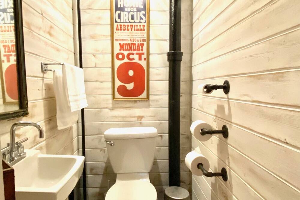 Photo of Bathroom in Fishs Eddy