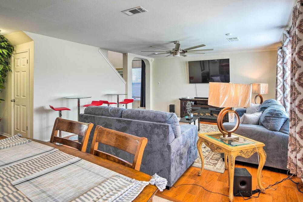 Photo of Livingroom in West San Antonio