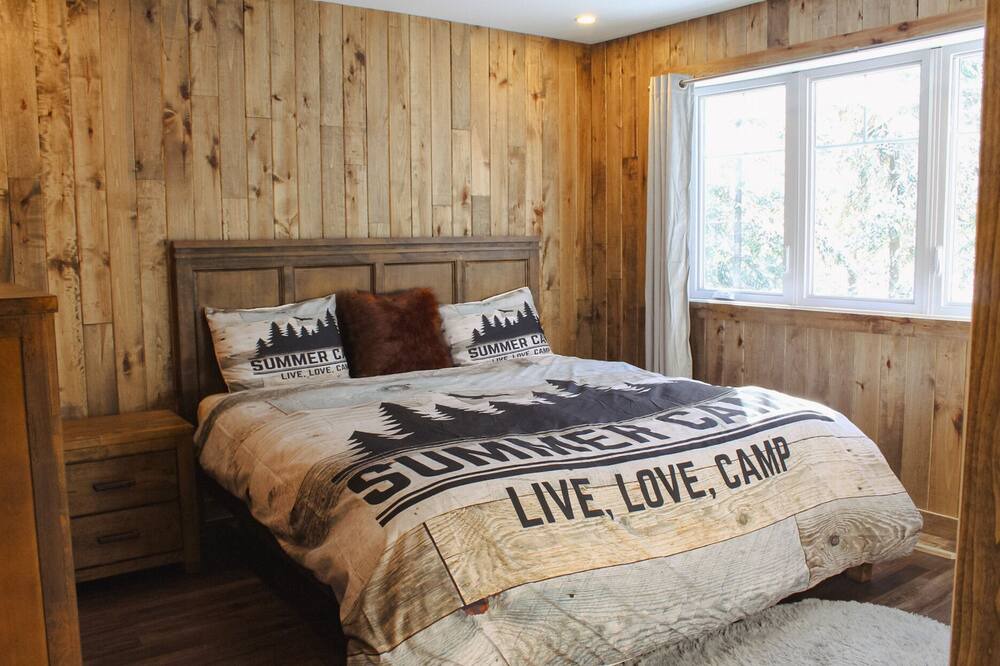 Photo of Bedroom in Saint-Michel-des-Saints