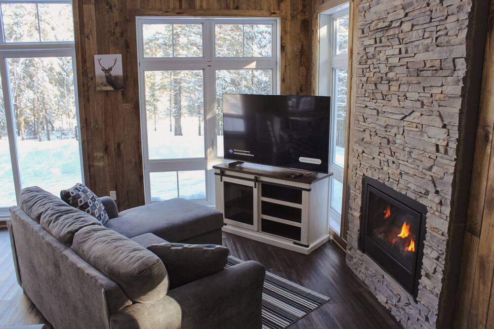 Photo of Livingroom in Saint-Michel-des-Saints
