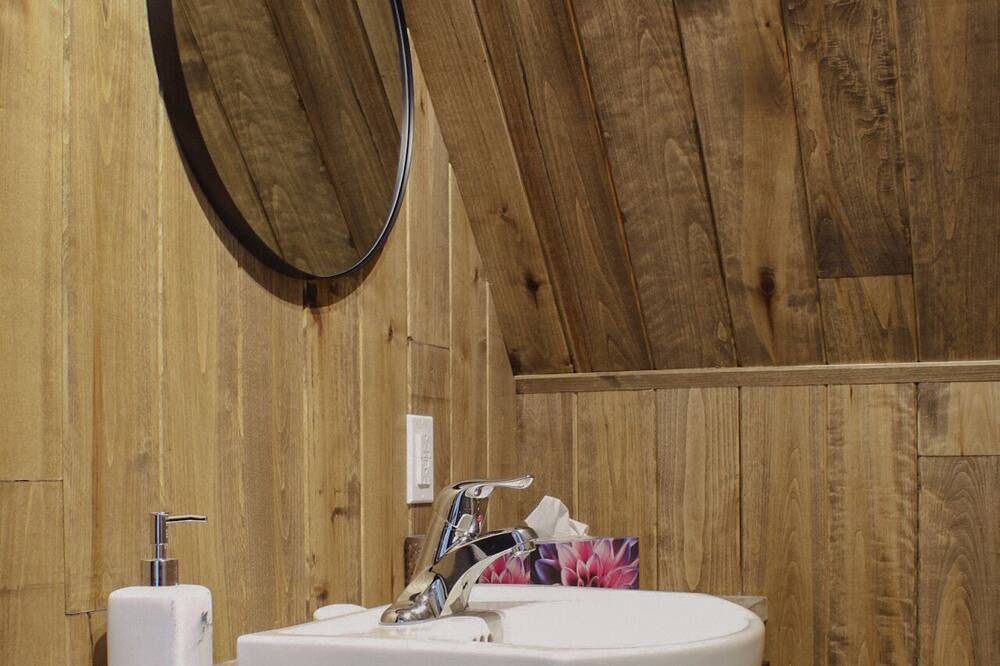 Photo of Bathroom in Saint-Michel-des-Saints