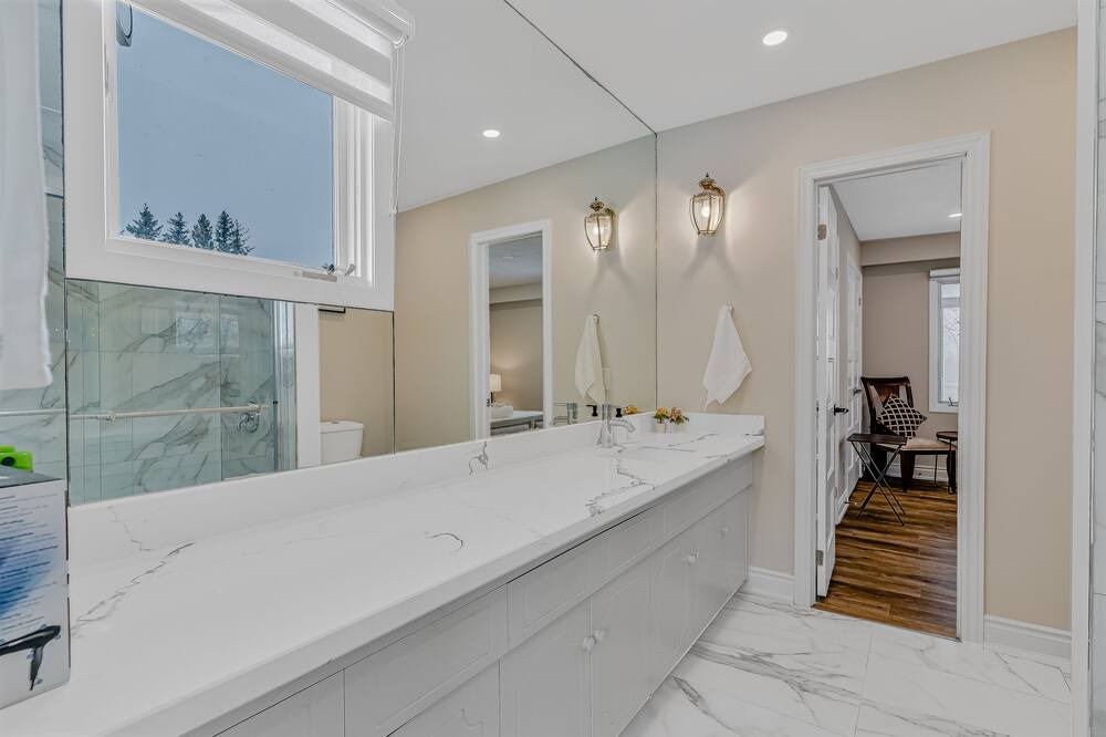 Photo of Bathroom in Mono