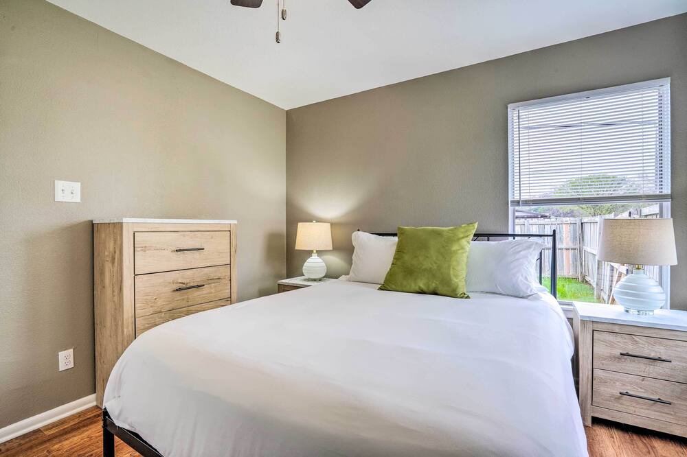 Photo of Bedroom in North San Antonio - SAT