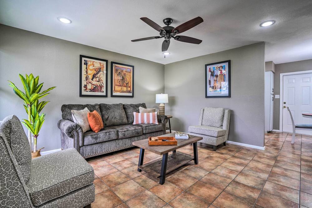 Photo of Livingroom in North San Antonio - SAT