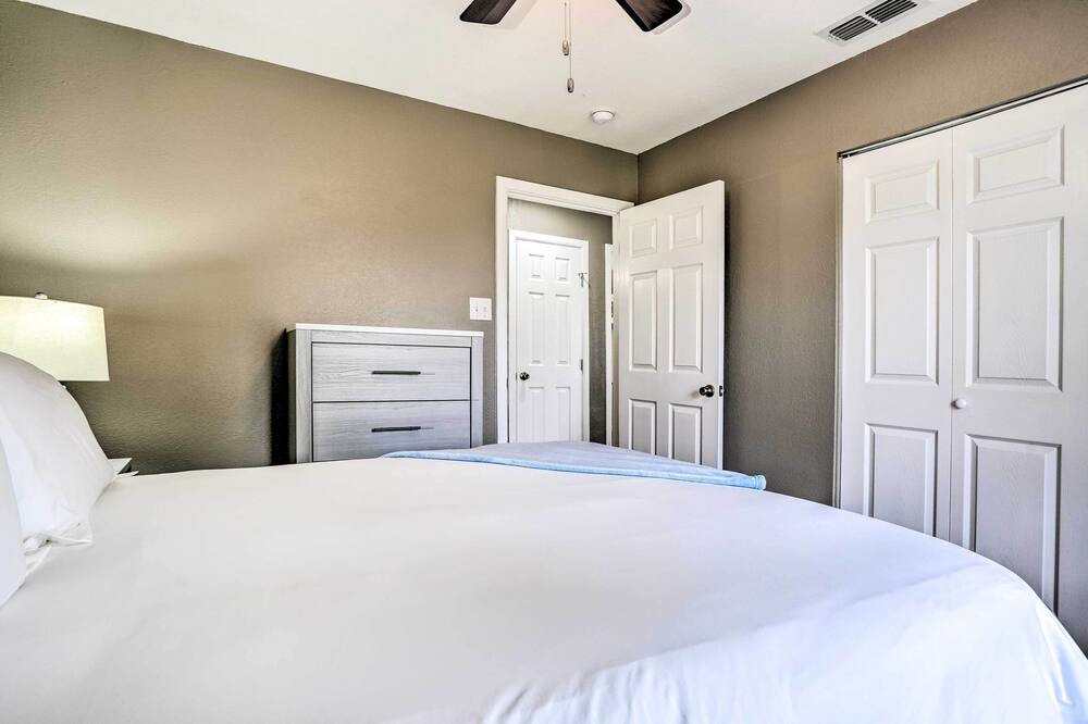 Photo of Bedroom in North San Antonio - SAT