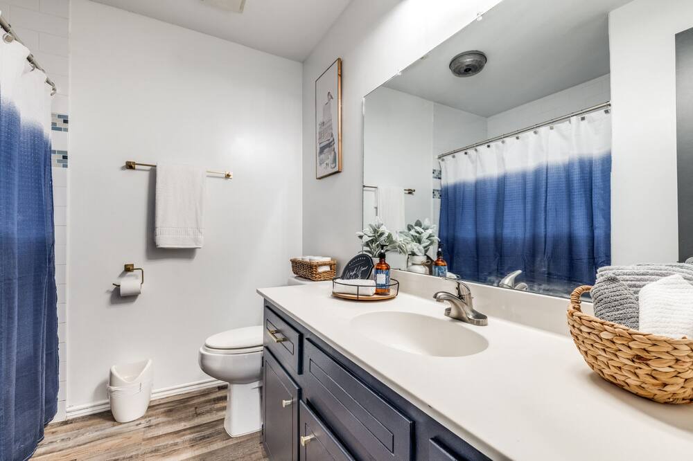 Photo of Bathroom in Kemp