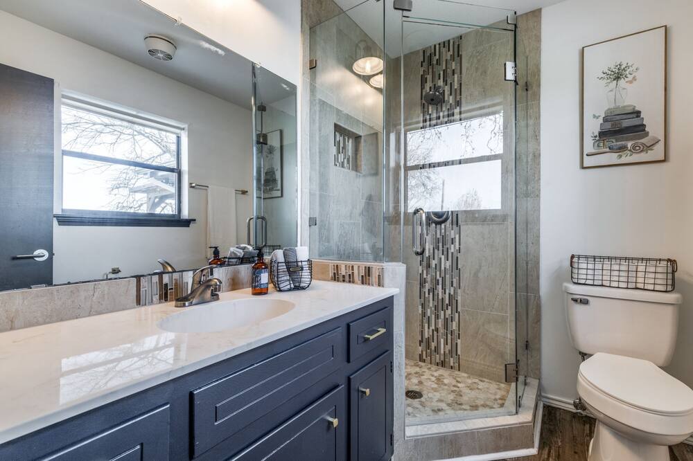 Photo of Bathroom in Kemp