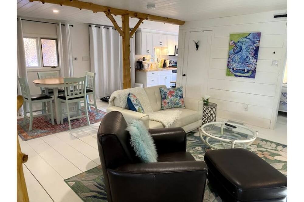 Photo of Livingroom in Whitchurch-Stouffville