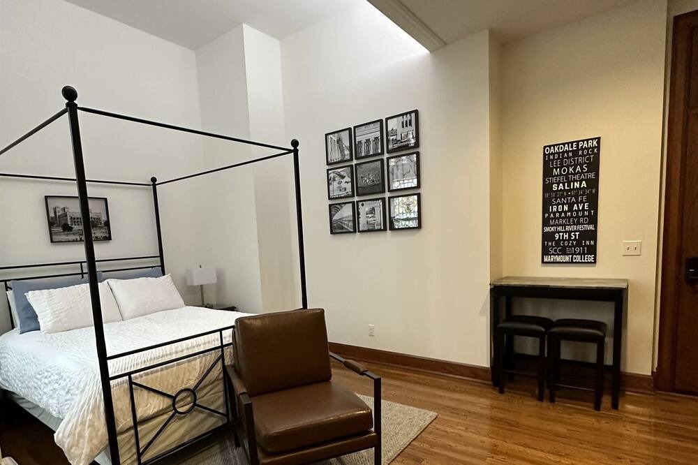 Photo of Bedroom in Salina