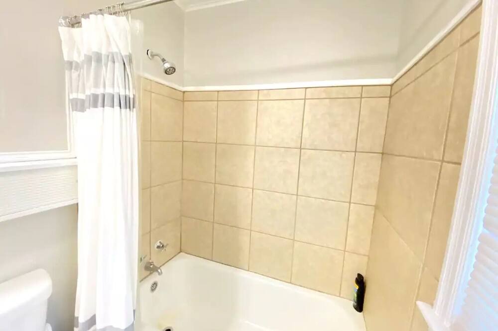 Photo of Bathroom in Hattiesburg