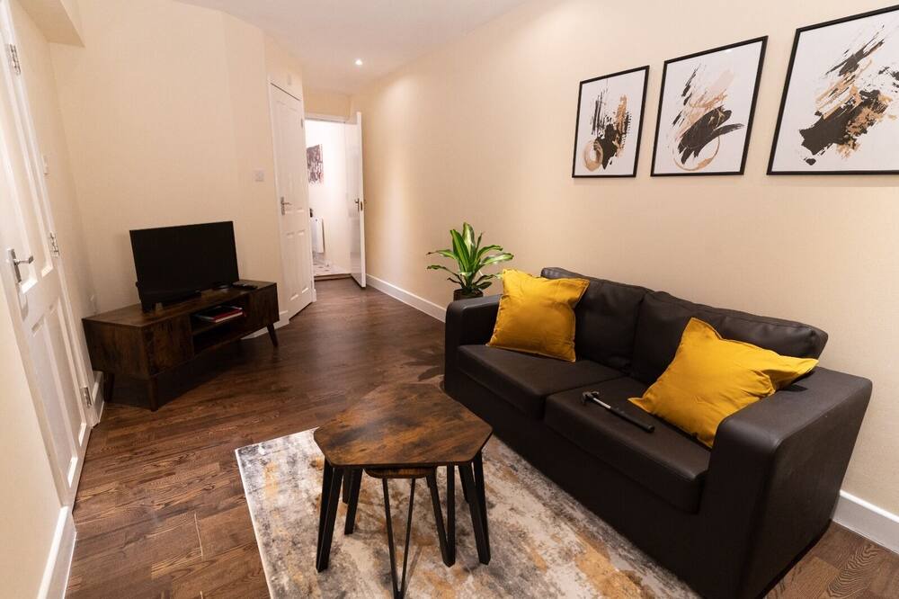 Photo of Livingroom in Alibon