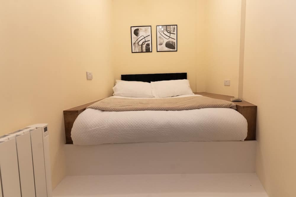 Photo of Bedroom in Alibon