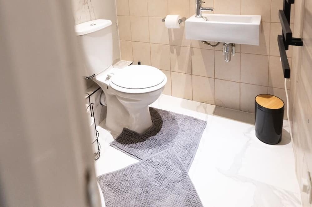 Photo of Bathroom in Alibon