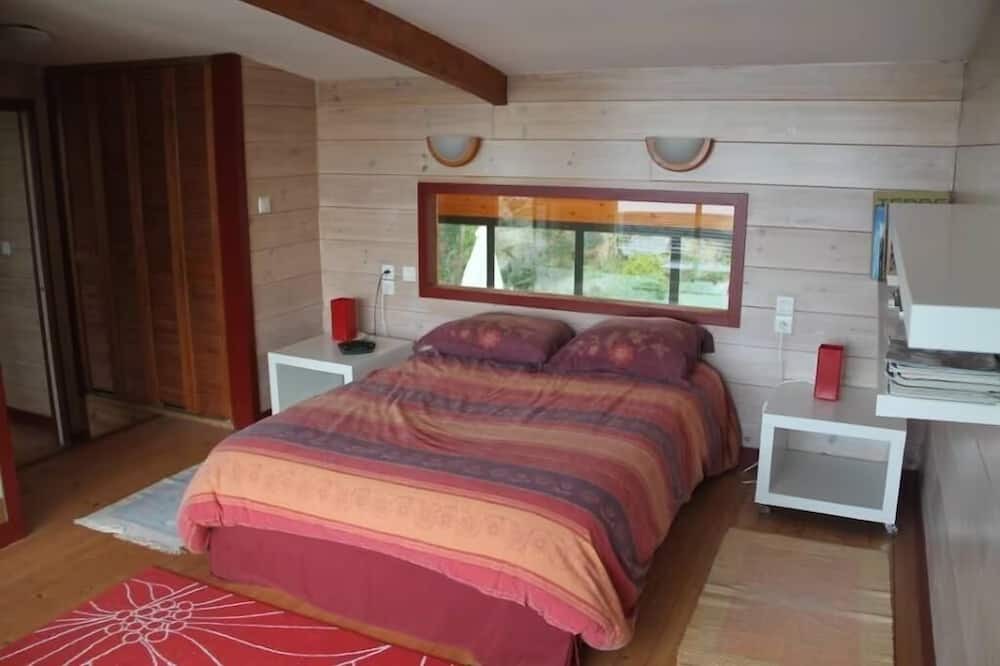 Photo of Bedroom in Plougastel-Daoulas