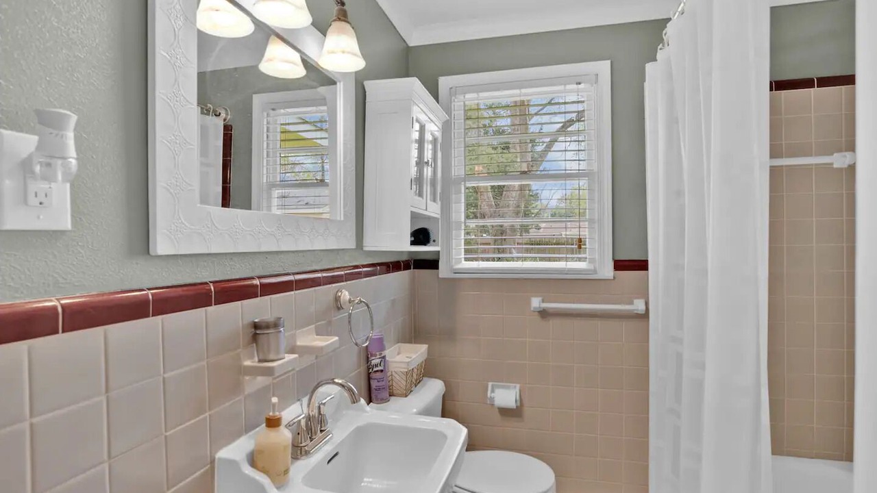 Photo of Bathroom in Broadmoor
