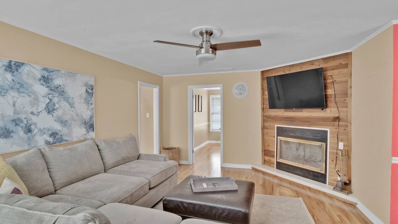 Photo of Livingroom in Broadmoor