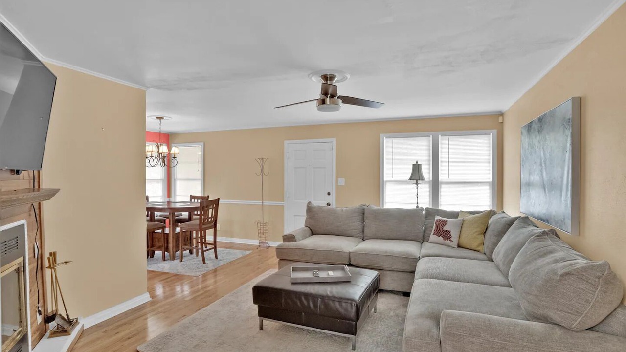 Photo of Livingroom in Broadmoor