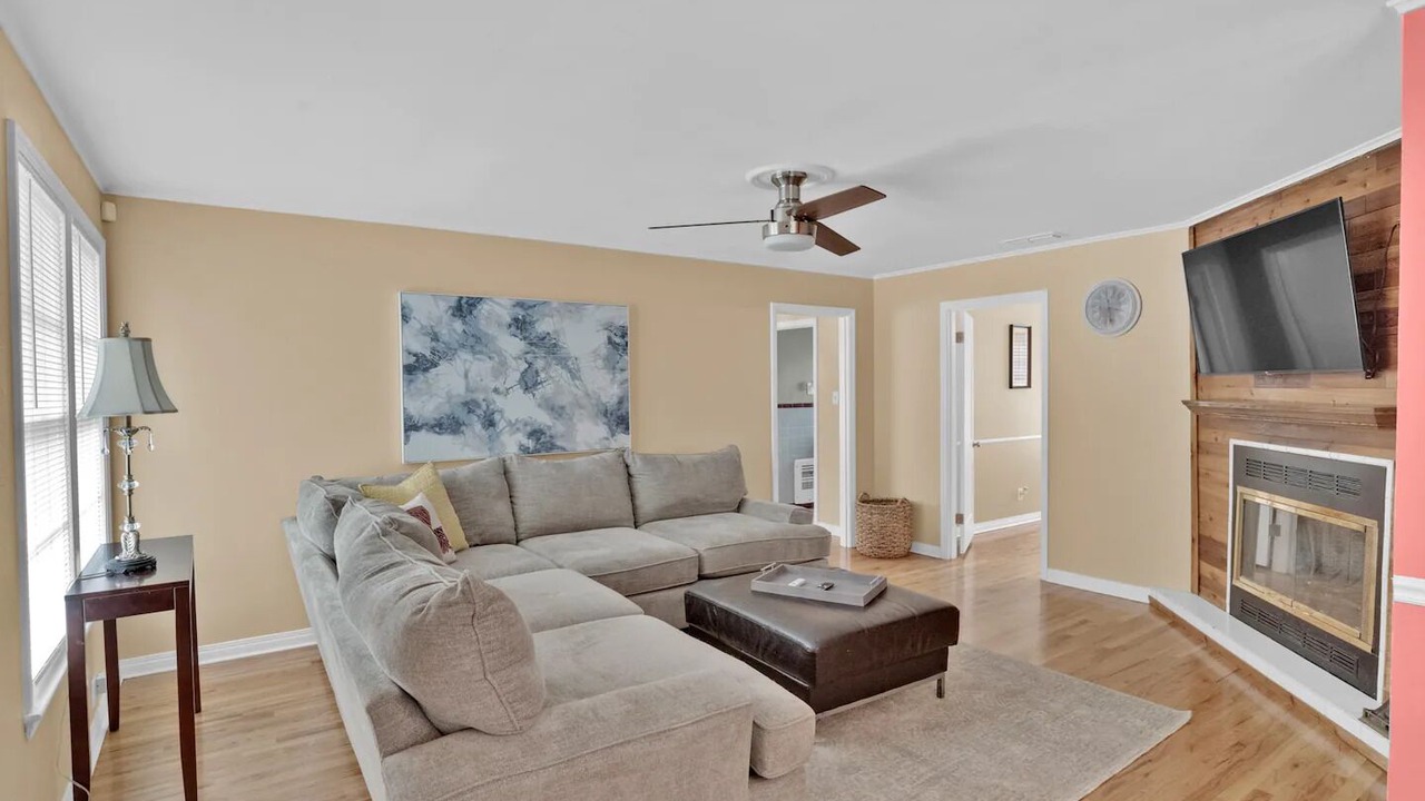 Photo of Livingroom in Broadmoor