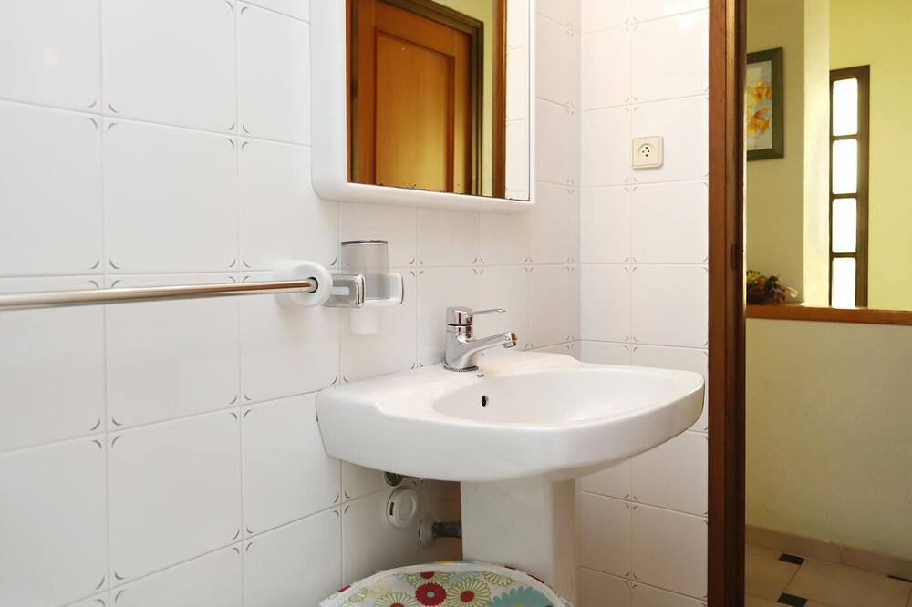 Photo of Bathroom in Torredembarra