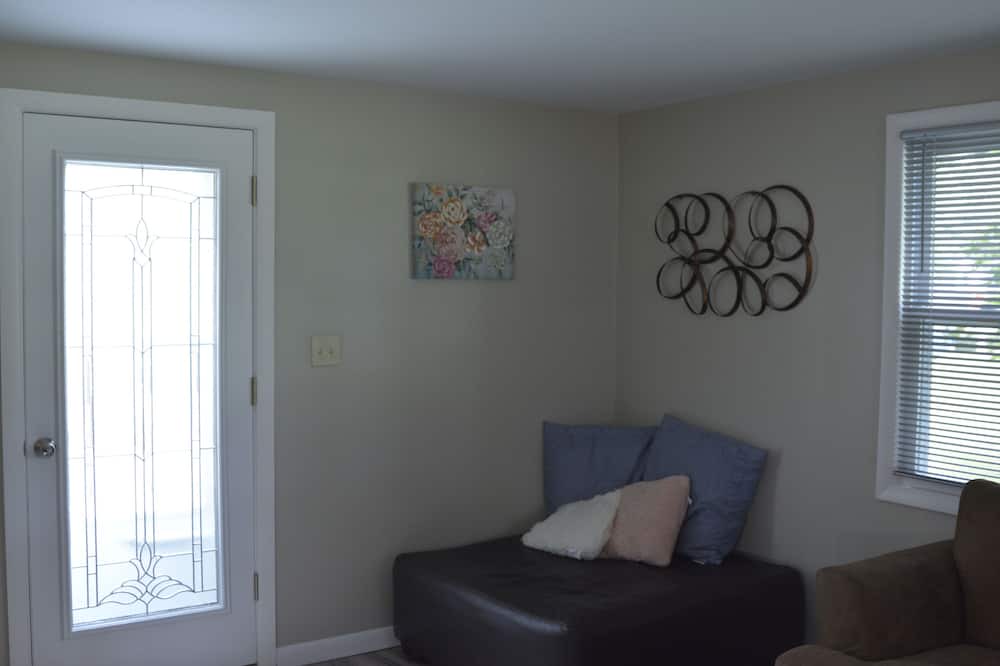 Photo of Livingroom in Palmyra