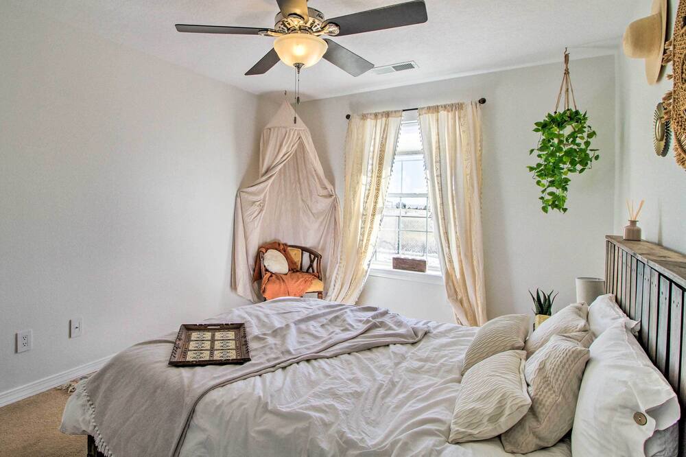 Photo of Bedroom in Edgewood