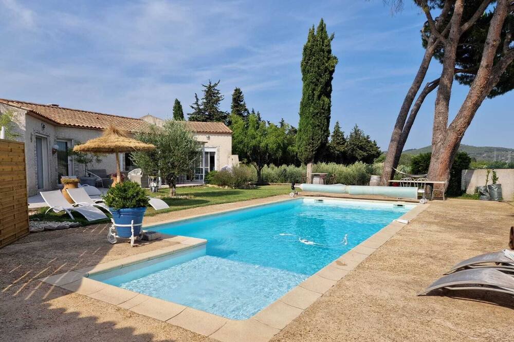 Photo of Outdoor in Jonquieres-Saint-Vincent