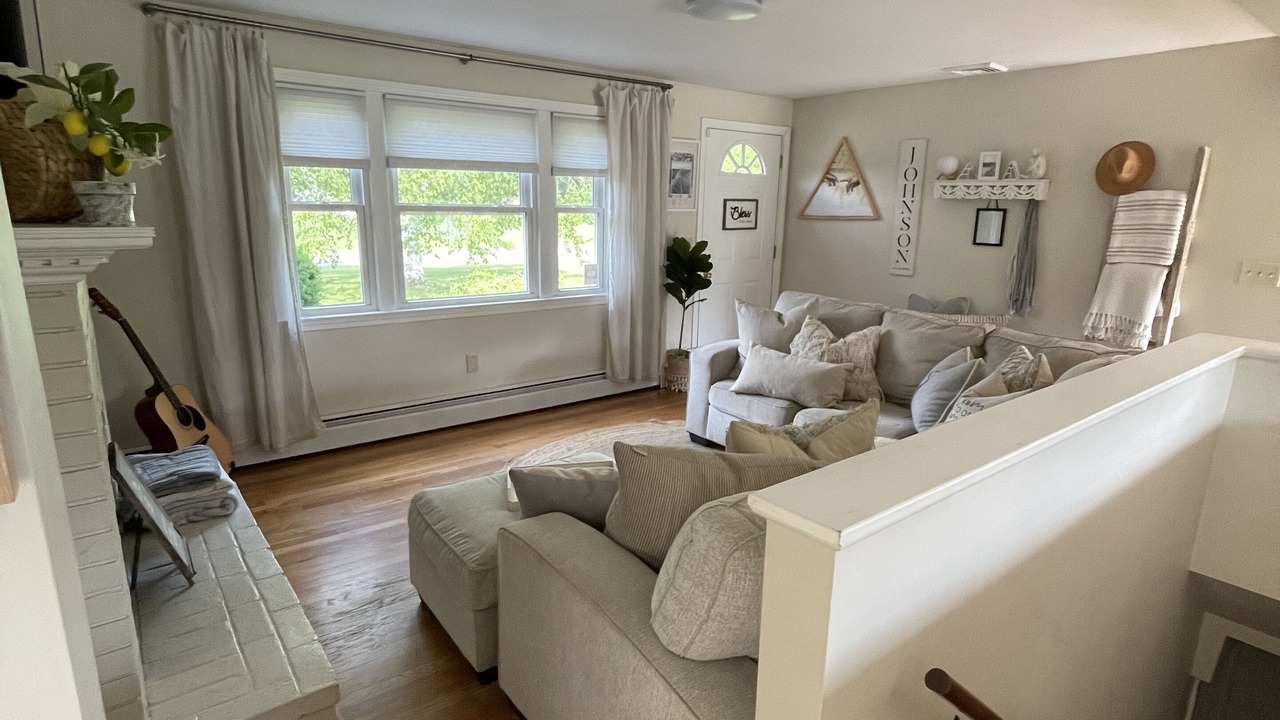 Photo of Livingroom in Litchfield