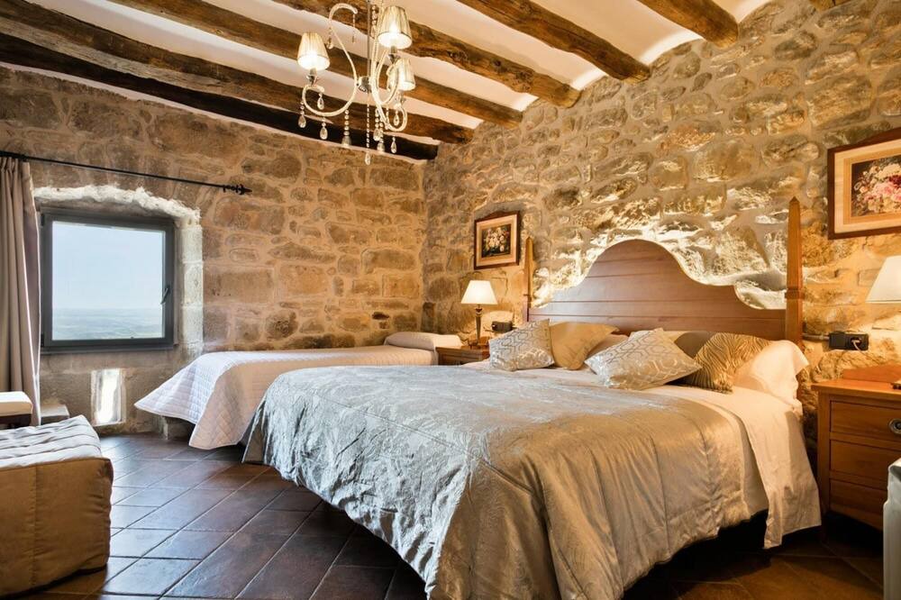Photo of Bedroom in Tora