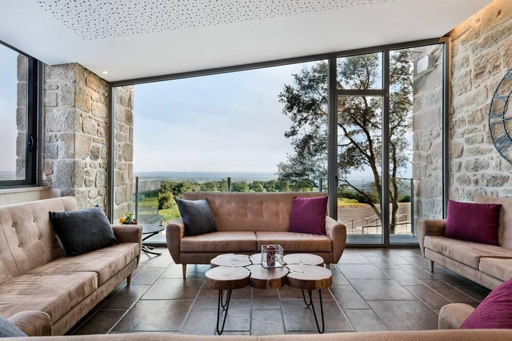 Photo of Livingroom in Tora