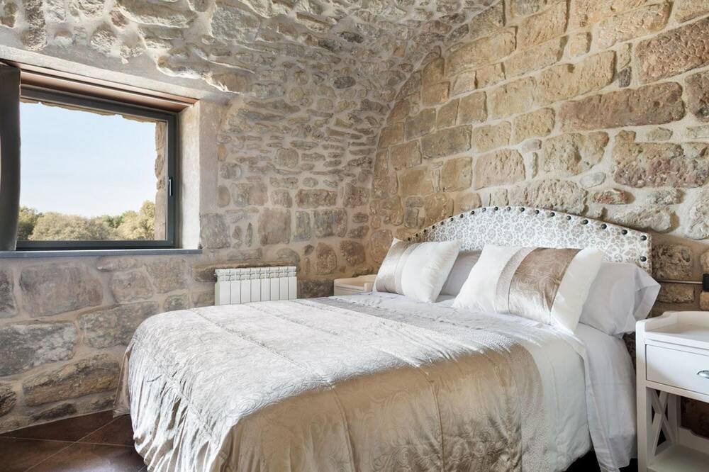 Photo of Bedroom in Tora