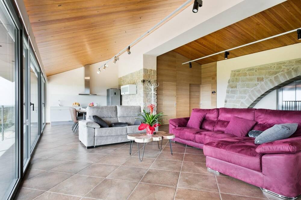 Photo of Livingroom in Tora